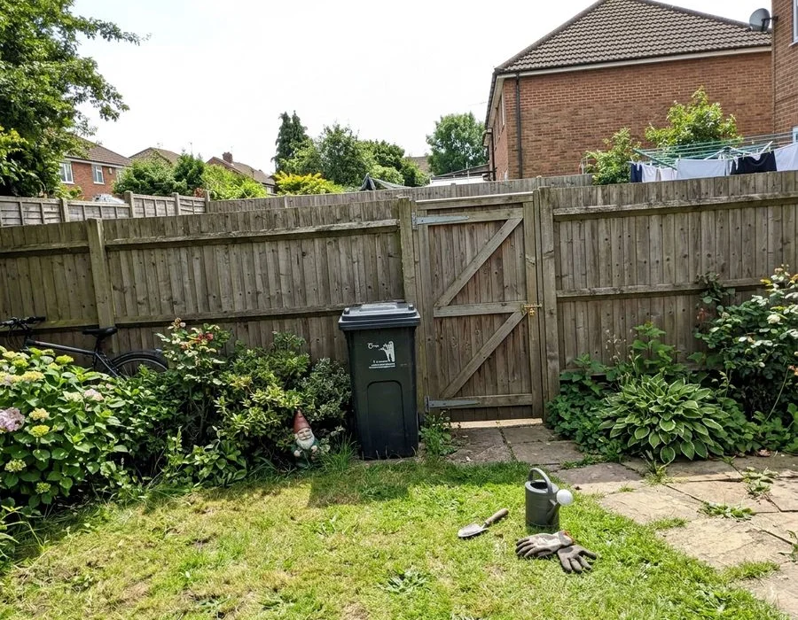 Featheredge fencing and timber gate in Luton